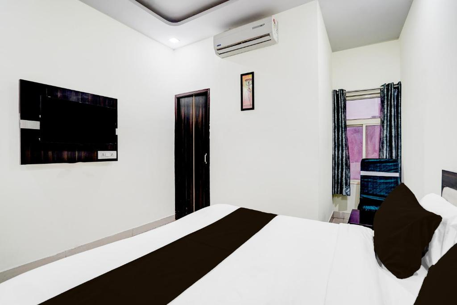 super townhouse faizabad road opp bbd university