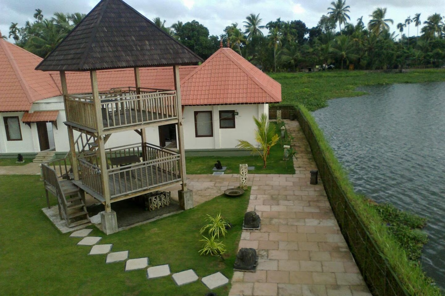 Alaya Stays Paloma Backwater Resorts,,3 star