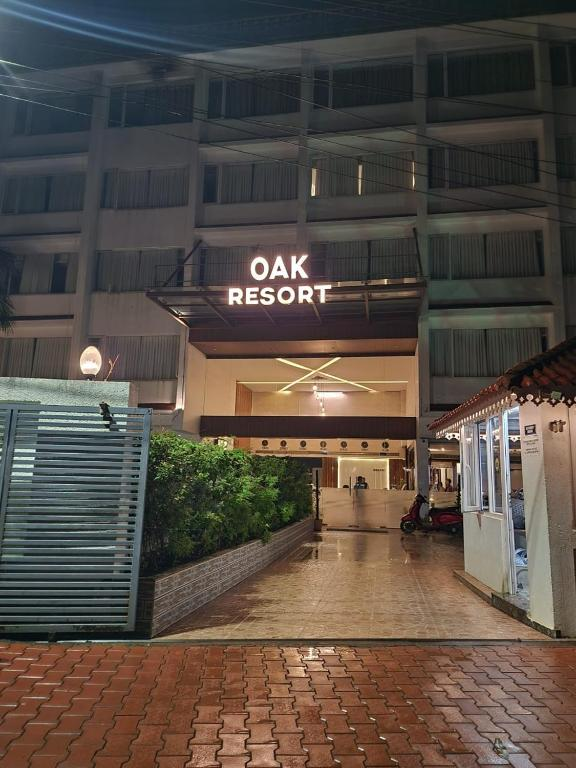 the oak resort