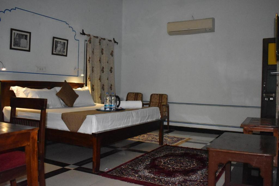 hotel nawal sagar palace