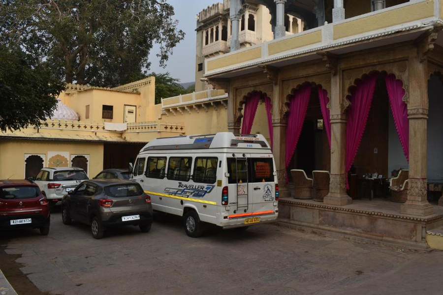 hotel nawal sagar palace