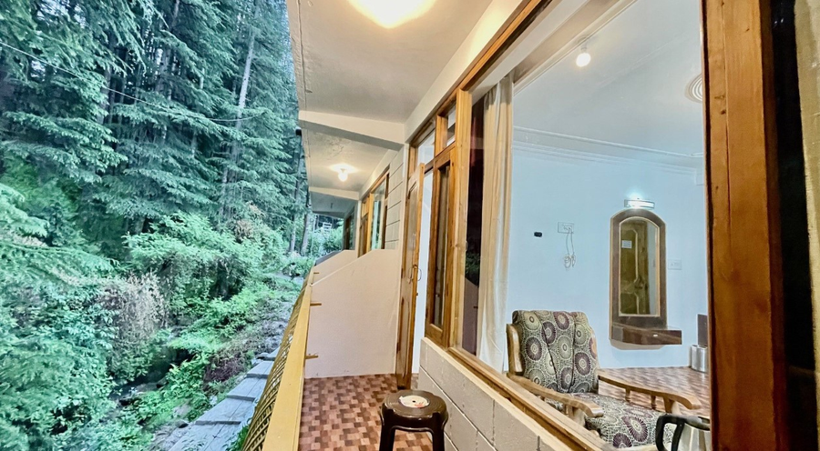 Asha Cottage Manali,Log Huts Area,2 star