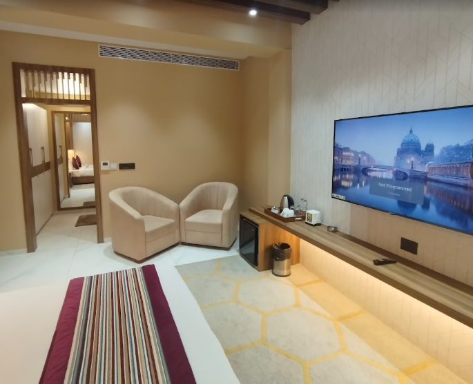 the sm hotel by rmr hotels