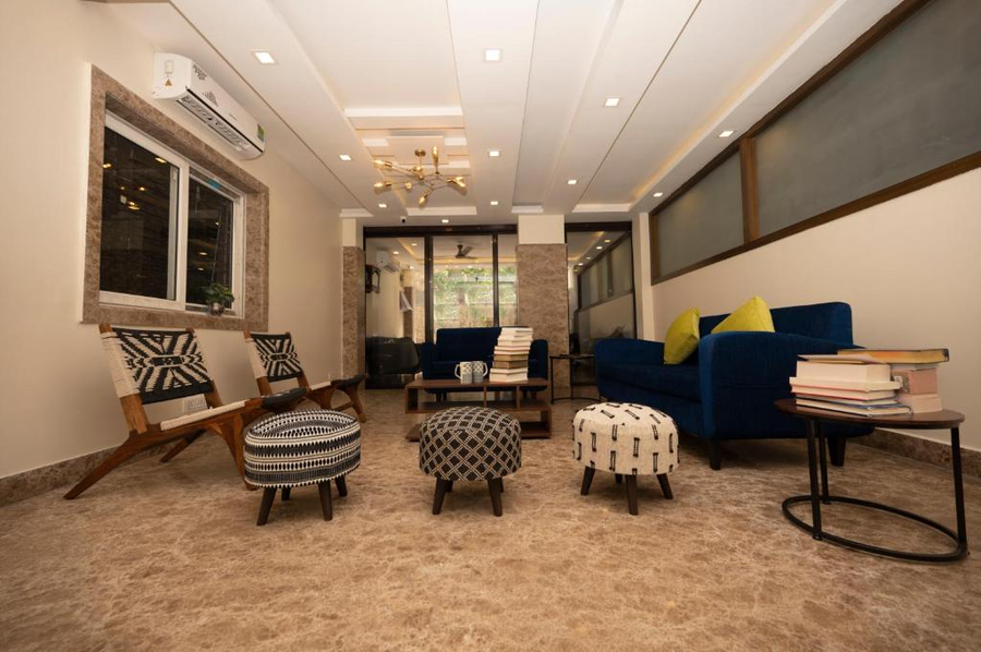 Lakeside Suites,,2 star