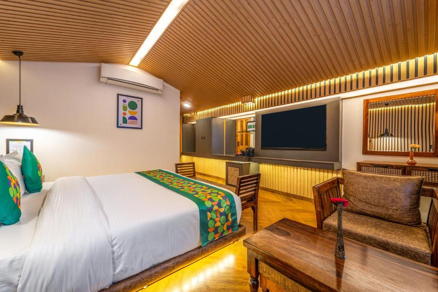 Treebo Premium Bridge View Regency, Mall Road,The Mall Road,3 star