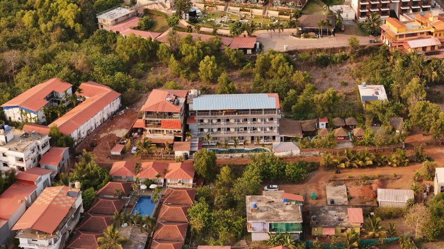 alaya stay gracias bleu retreat with sea views and restro close to ashvem beach