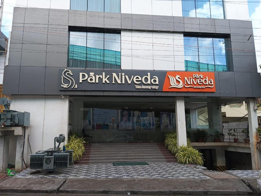 Park Niveda,Benz Circle,3 star