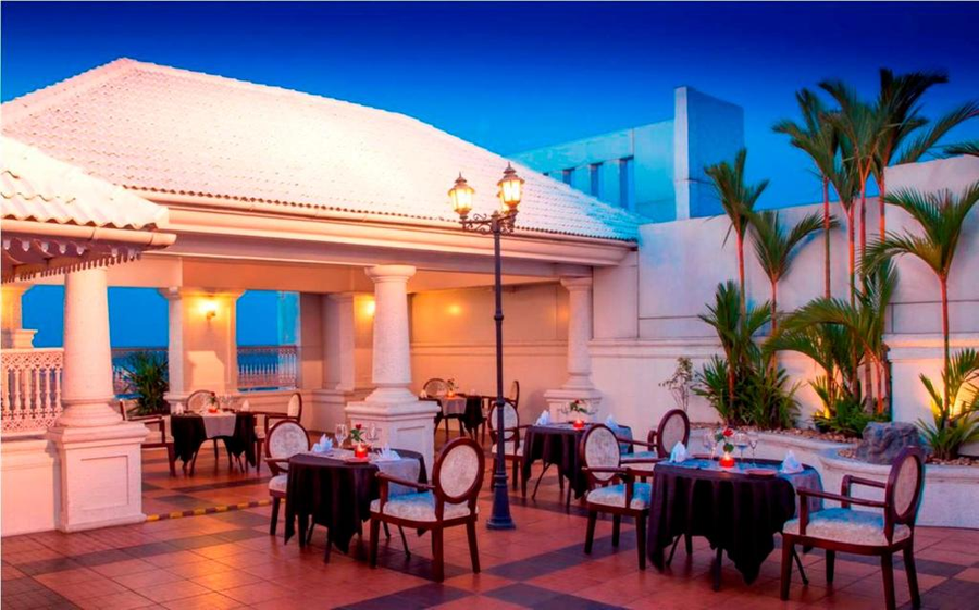 Radisson Blu Hotel, Kochi,Elamkulam,5 star
