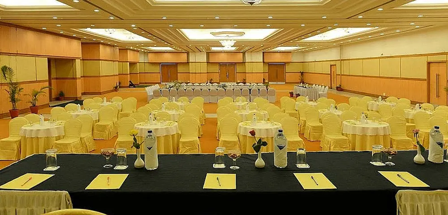 Hotel Amer Greens,Raisen>>Bhopal,3 star