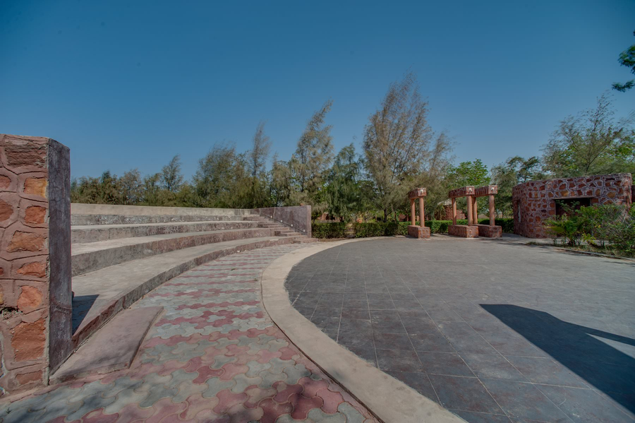 royal safari lakeside resort little rann of kutch