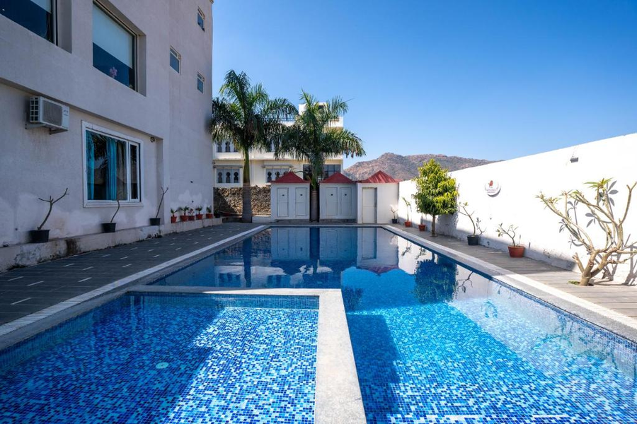 Surya Kothi Resort,,3 star