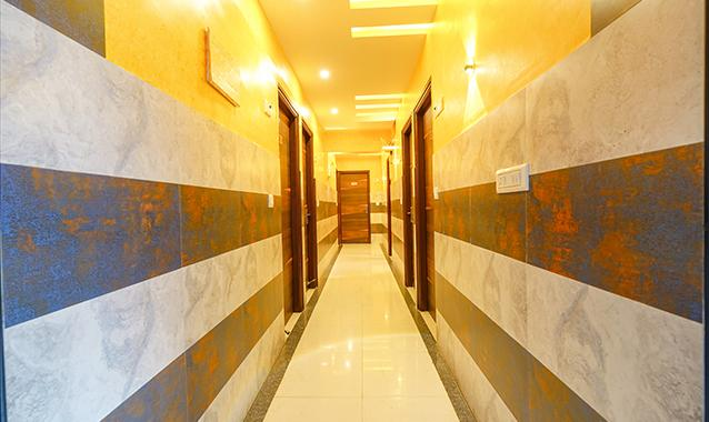 fabhotel royal n comforts hal old airport road