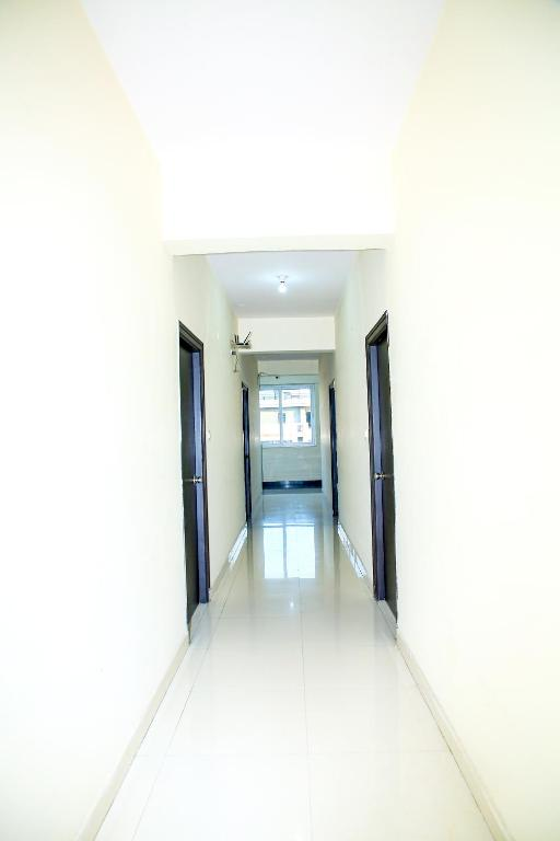 Sri Ramanjaneya Nilayam,,2 star