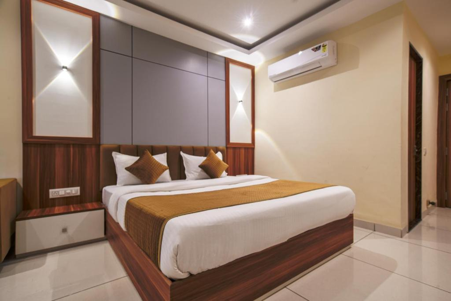 Radhe Krishna Resort & Hotel,,3 star