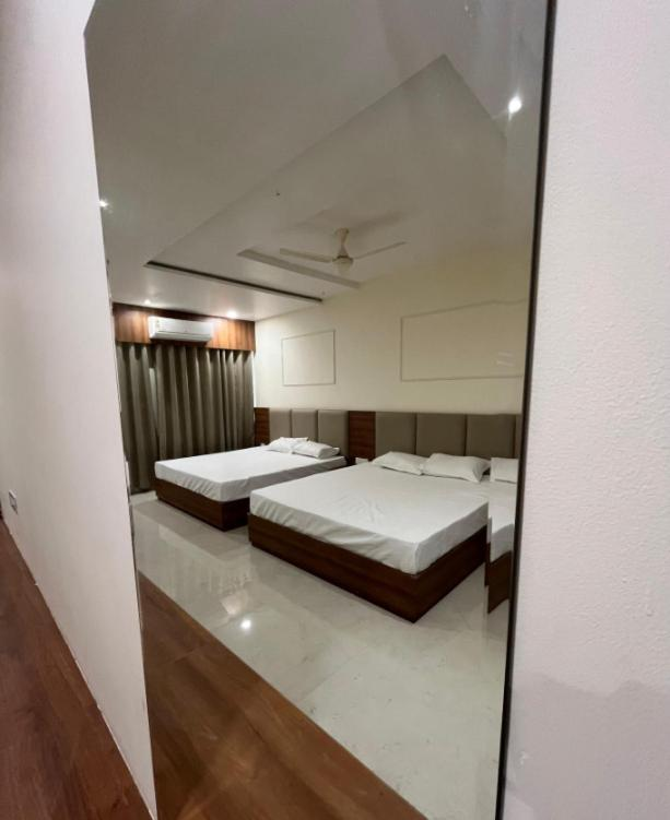 Hotel Tilak,,3 star