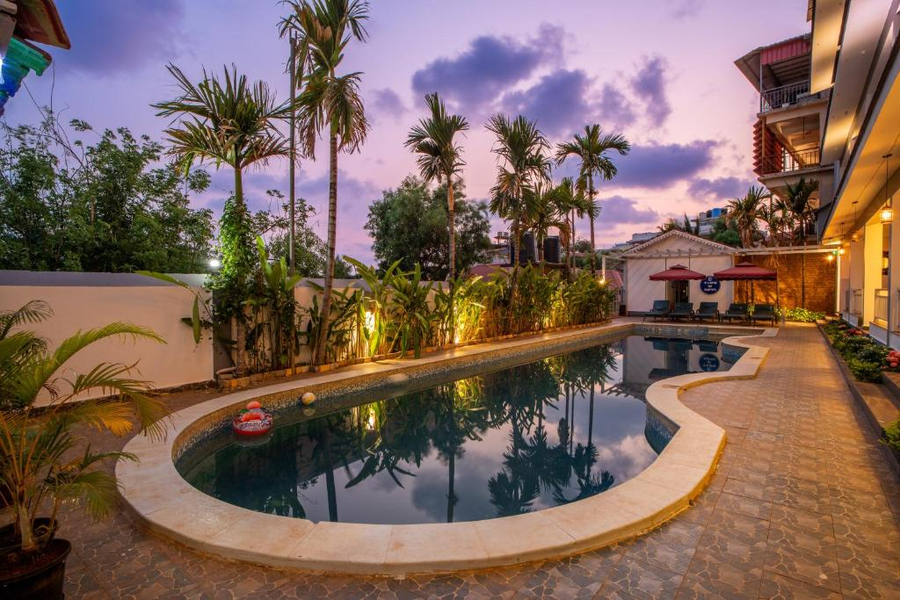 alaya stay gracias bleu retreat with sea views and restro close to ashvem beach