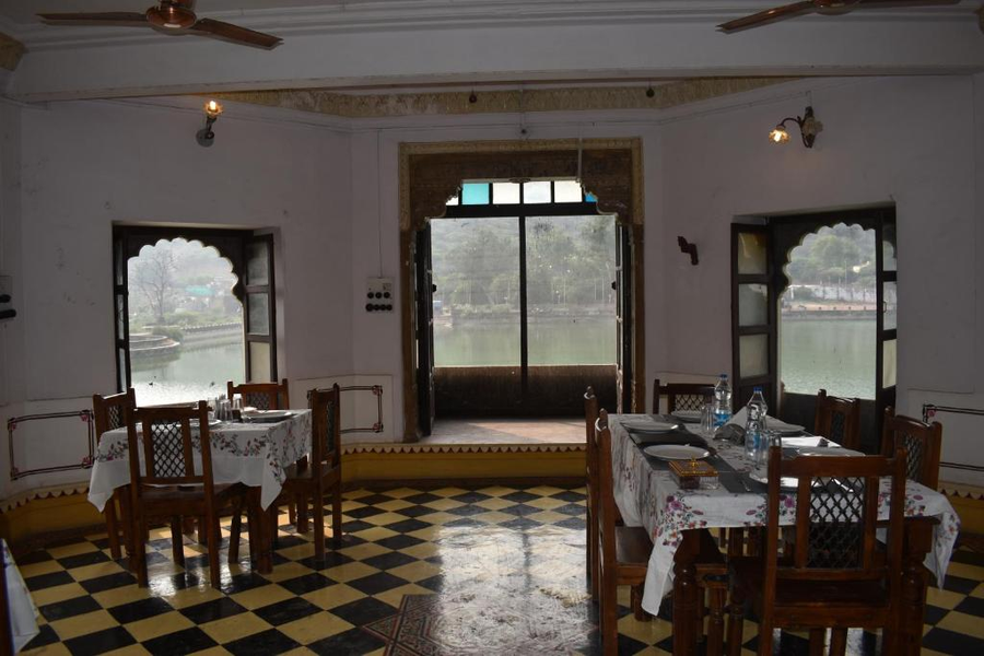 hotel nawal sagar palace