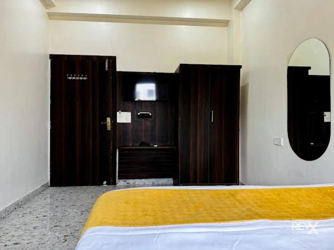 hotel vrinda sarovar