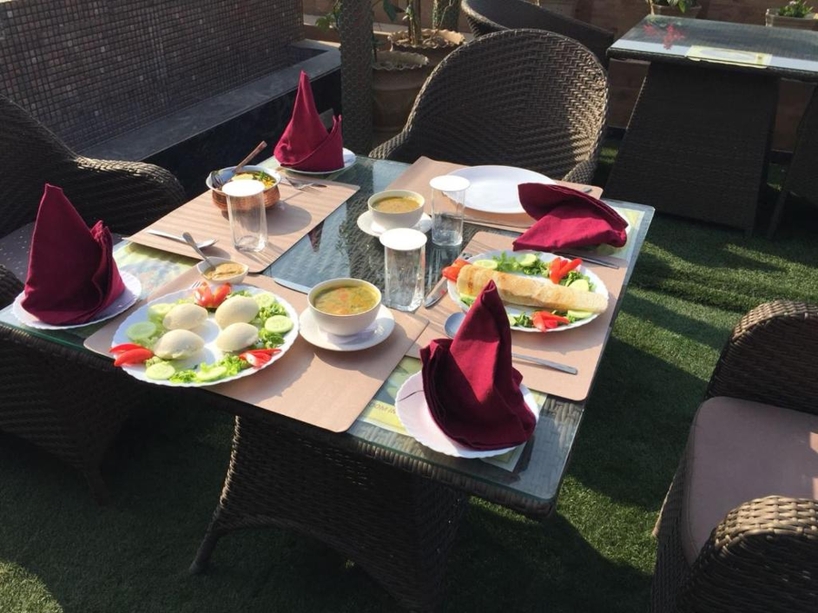 Hotel Platinum Palace Near Medanta Hospital Sector 38,Sector 38,3 star