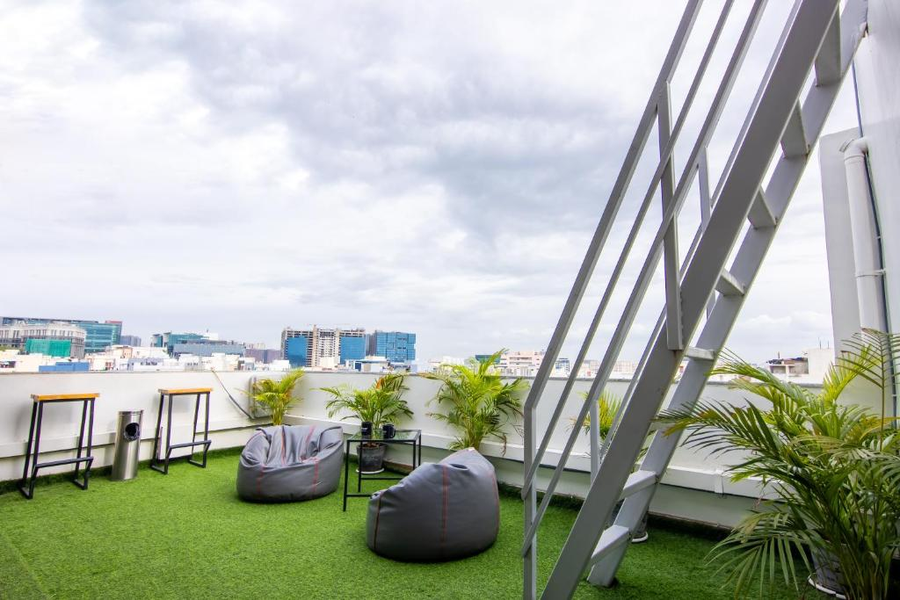 housr 43 gachibowli hyderabad near dlf cybercity