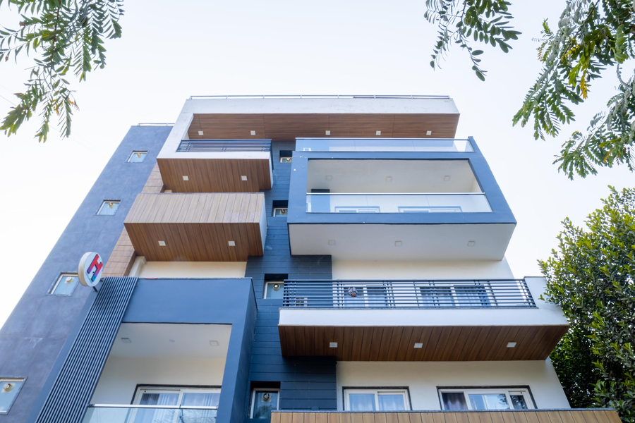 housr sector 43 gurgaon near global foyer mall