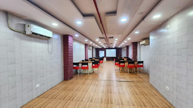 Hotel Presidency Inn,New Market Vicinity,3 star