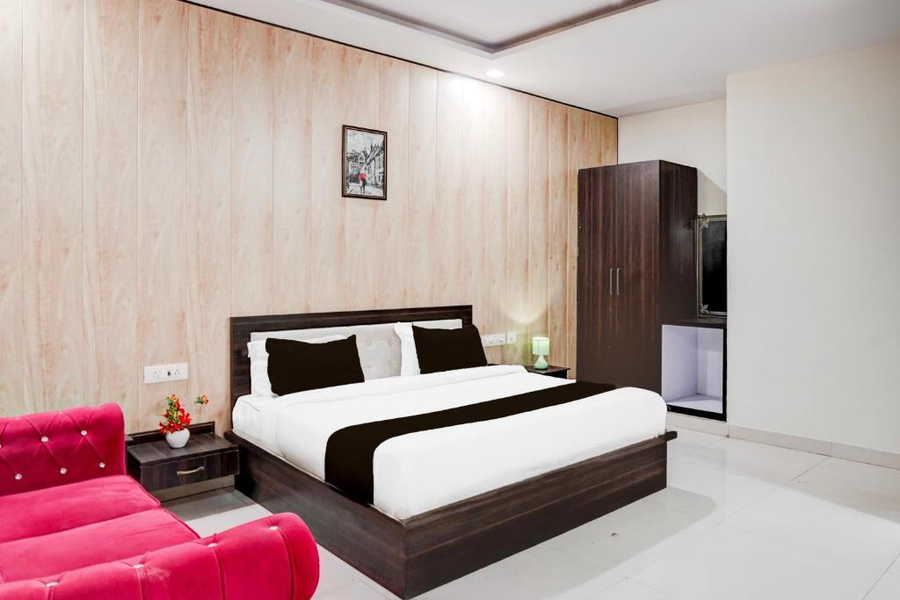 super townhouse faizabad road opp bbd university