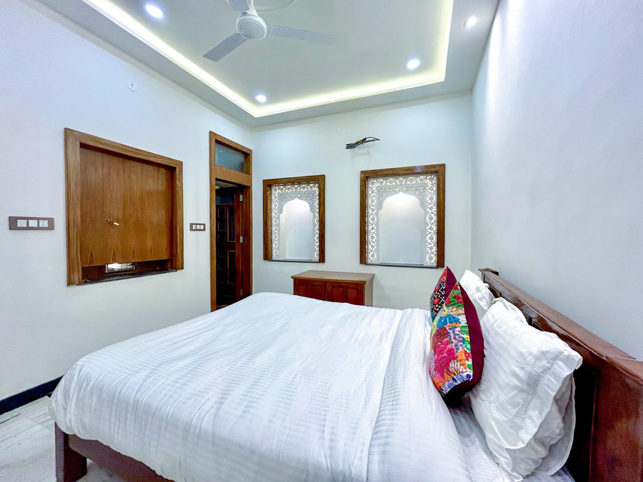 Hotel Vasudev Niwas,,2 star