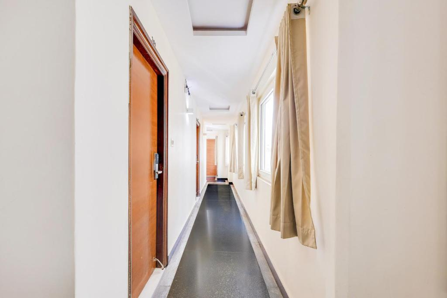 super townhouse dwarka nagar near ramatalkies