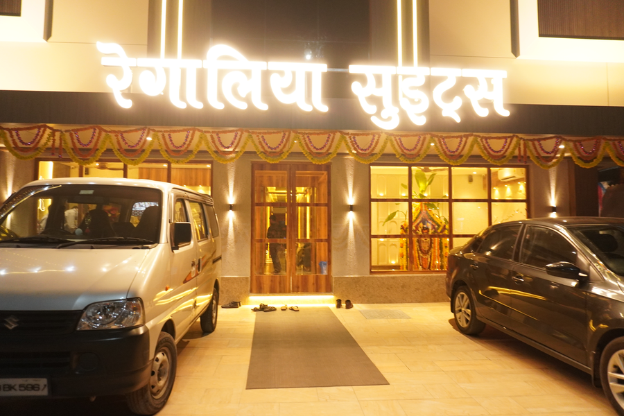 Hotel Regalia Suites,Dighe,2 star