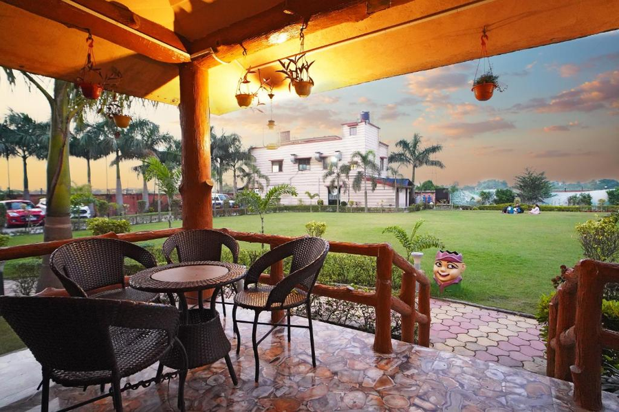Gharana Resort,,2 star
