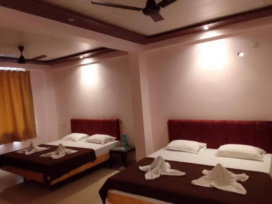Hotel Town Pride, Ganpatipule,,2 star