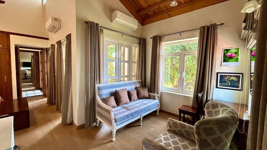 The Magnolia Lodge,,2 star
