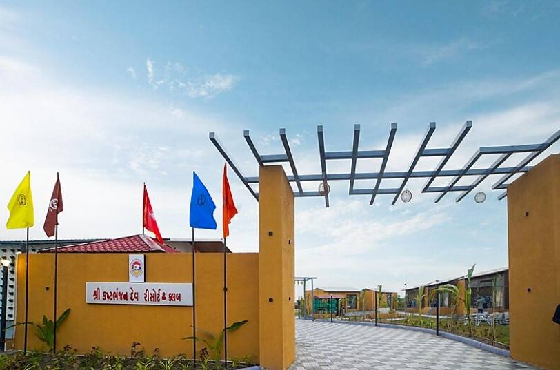 shree kashtbhanjan dev resort and club