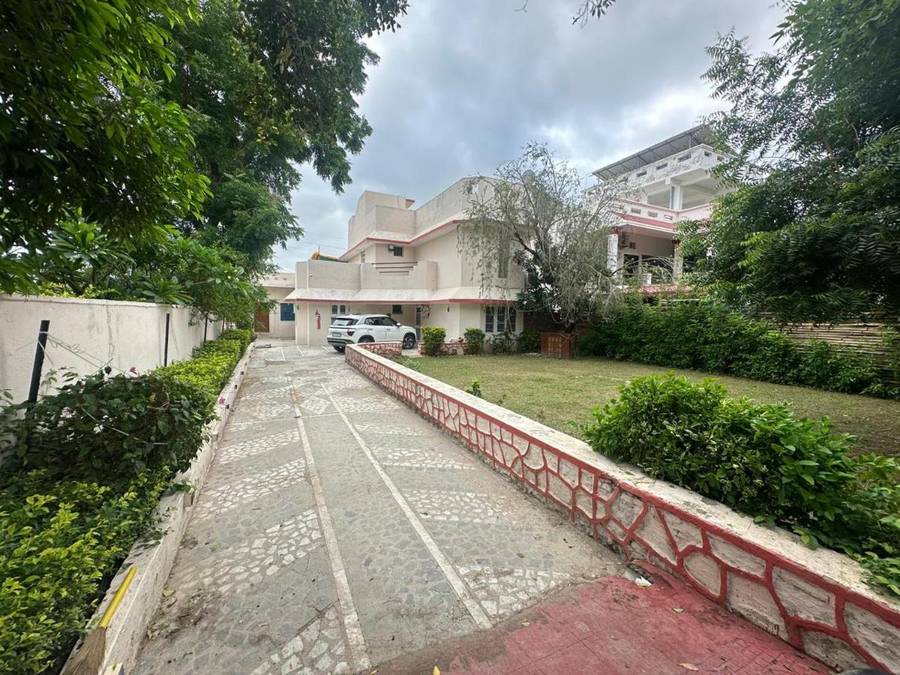 The Bollywood Villa,Sajjan Nagar, Udaipur,3 star