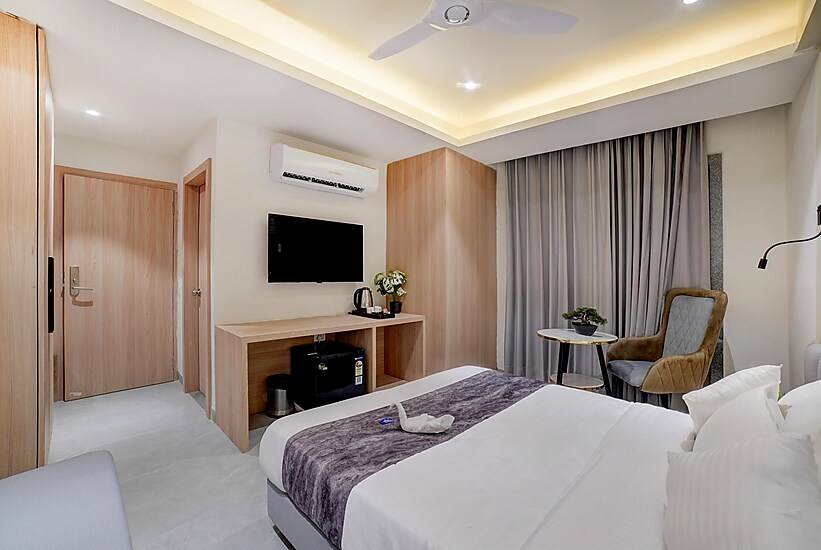 Madhuram Business Hotel,,3 star