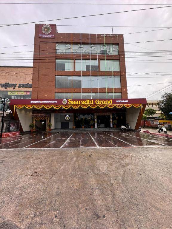 Saaradhi Grand,Chintalmet,3 star