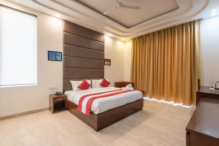 Saavi Hotel Sector 46, Sector 46,3 star