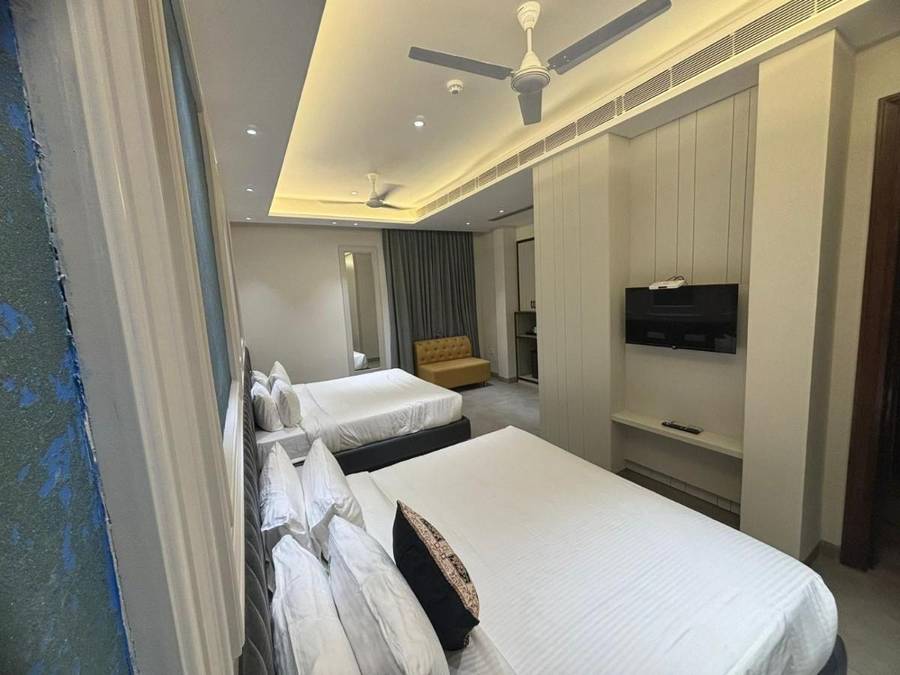 Hotel Moon Inn,,3 star