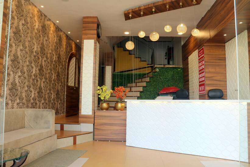 Hotel Utkarsh,Arvind Marg,3 star