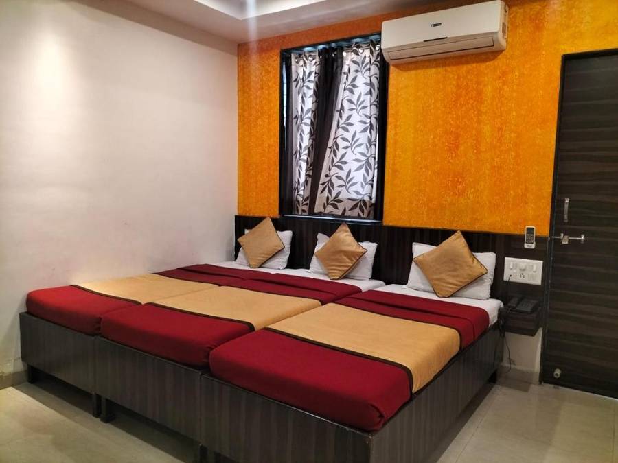 Hotel Shri Pushpanjali,Pimpalwadi Road,3 star