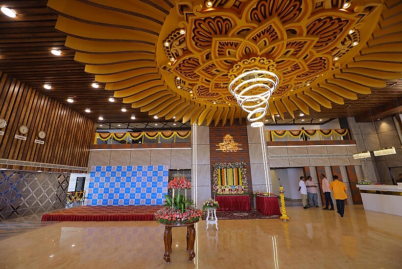 Hotel Krishna,,4 star