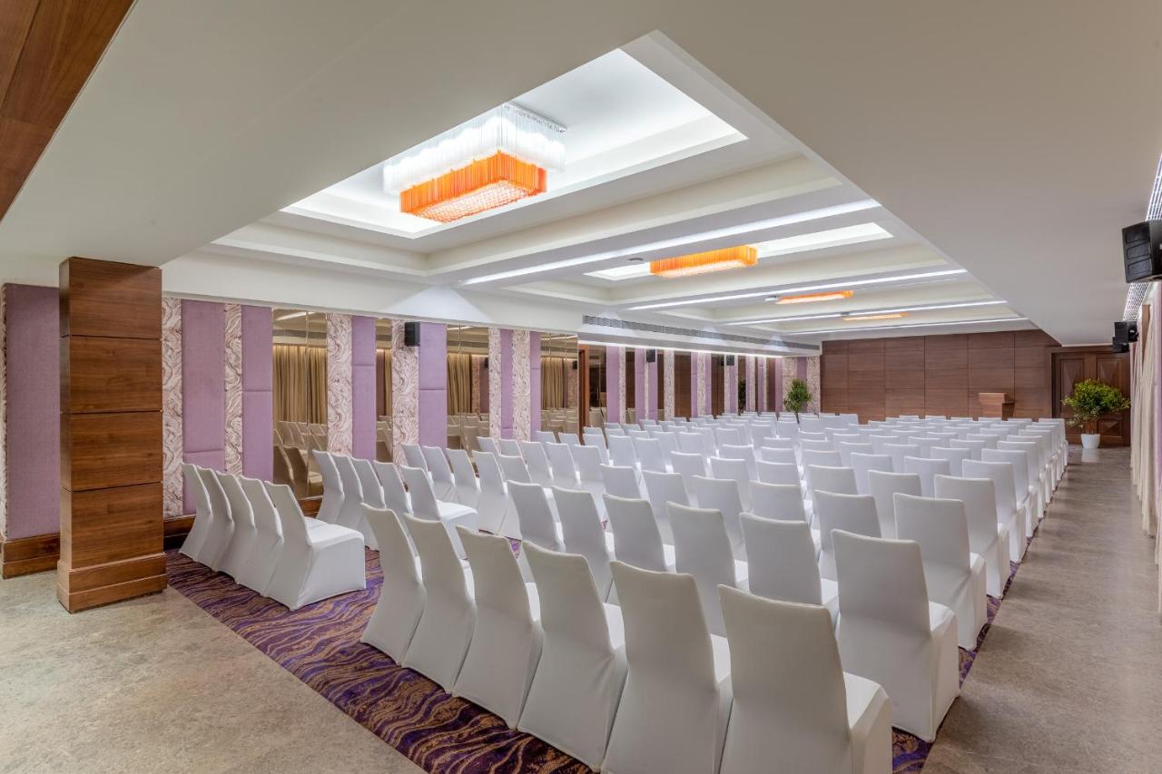 Vivanta Mangalore Oldport Road (Manjarun),Bunder,4 star
