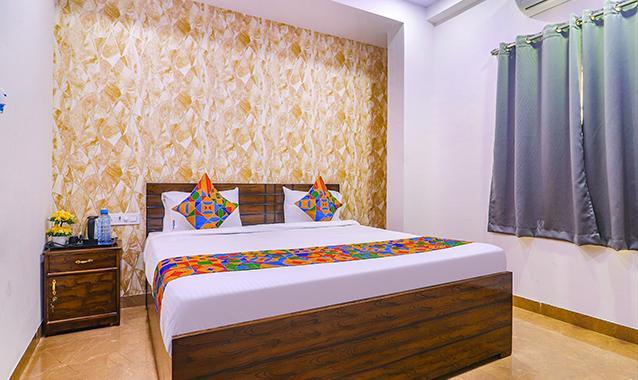 Fabexpress The Dream Elite - Nr Golconda Fort, Manikonda,Rajiv Gandhi International Airport,3 star
