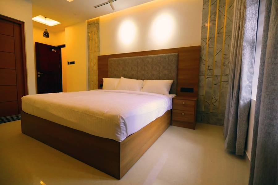 Royale Revera,Kumbalangi,3 star
