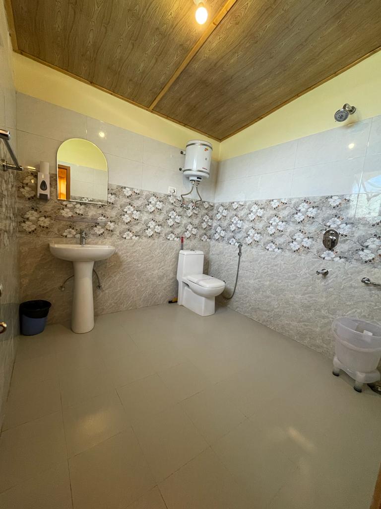 Cascade Mountain Retreat Manali,Near Nehru Kund,2 star