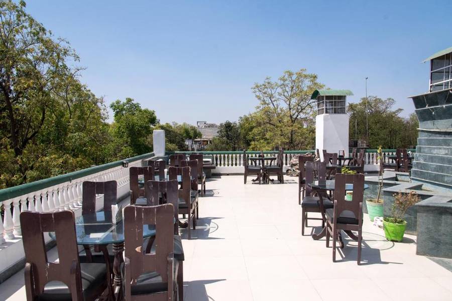 Super Collection O Lake Palace Road,Gulab Bagh,3 star
