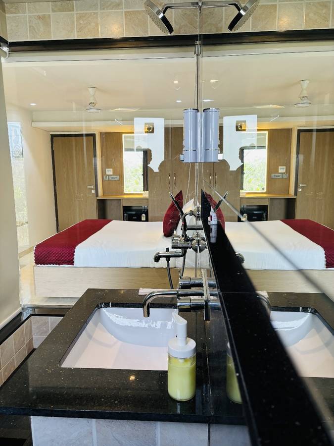 hotel hsquare andheri