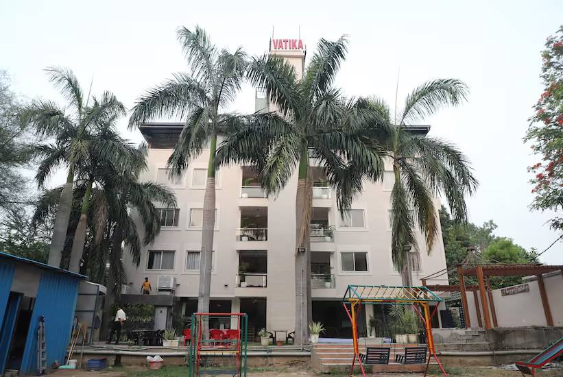 Hotel Vatika Palace,,3 star