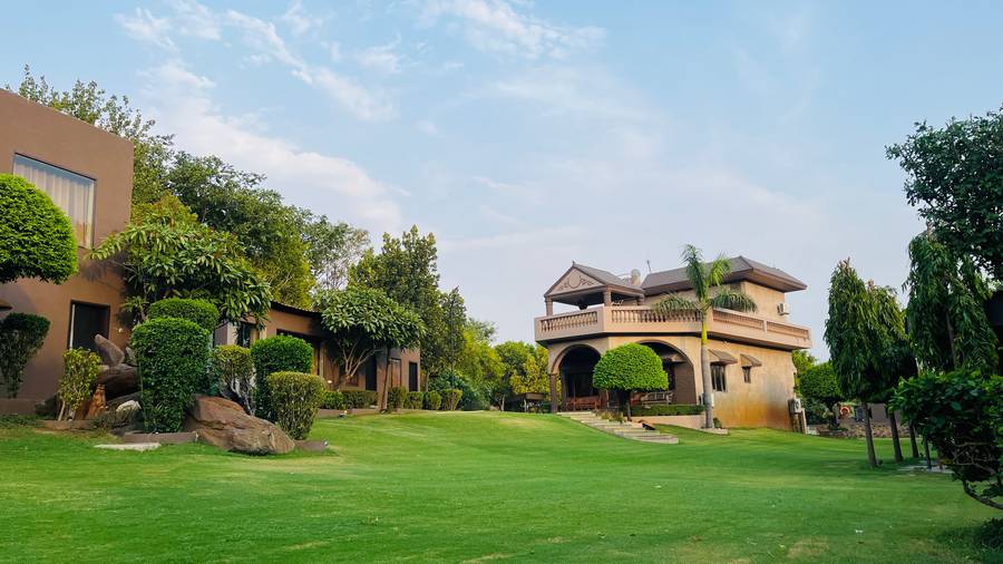 The Bistendu Resort,Sohna Road,3 star